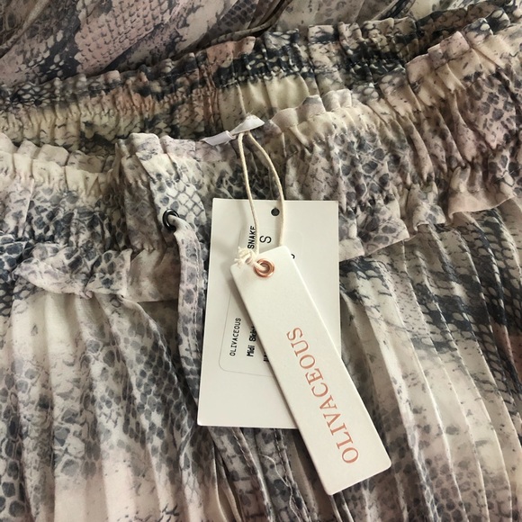 Olivaceous Maxi Skirt - Picture 3 of 5